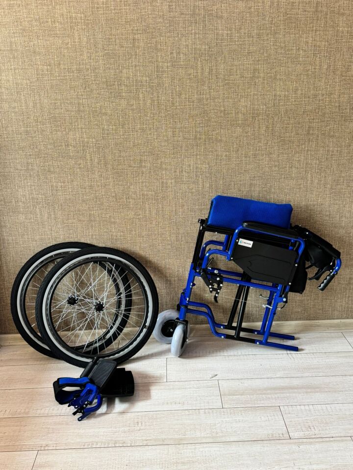 Bemor 4617 Özellikli Tekerlekli Sandalye Mavi