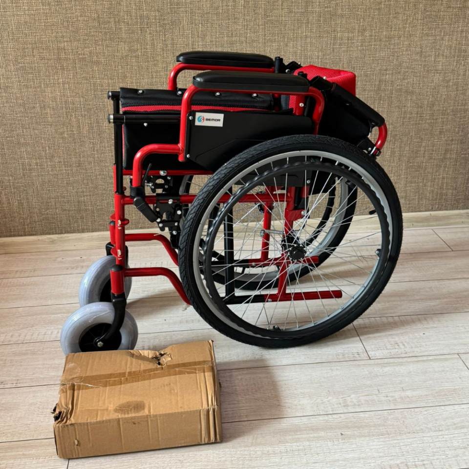 BME4617 Özellikli Tekerlekli Sandalye Kırmızı