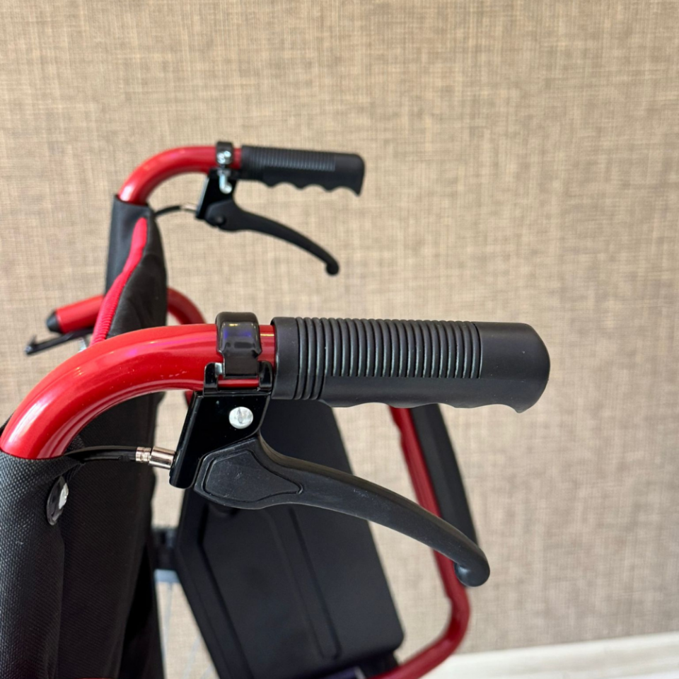 BME4617 Özellikli Tekerlekli Sandalye Kırmızı