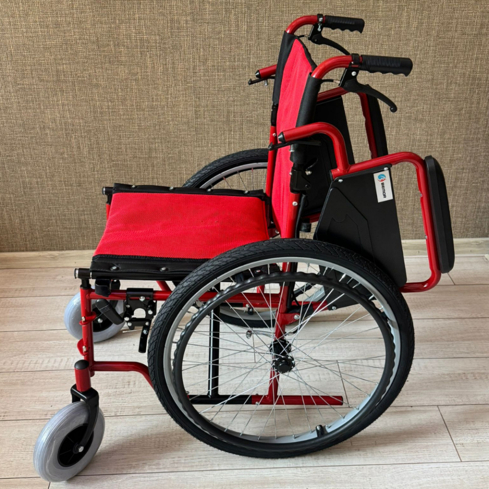BME4617 Özellikli Tekerlekli Sandalye Kırmızı