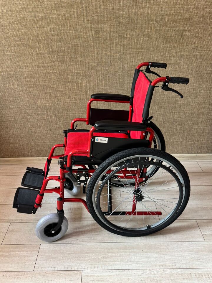 Bemor 4617 Özellikli Tekerlekli Sandalye Kırmızı