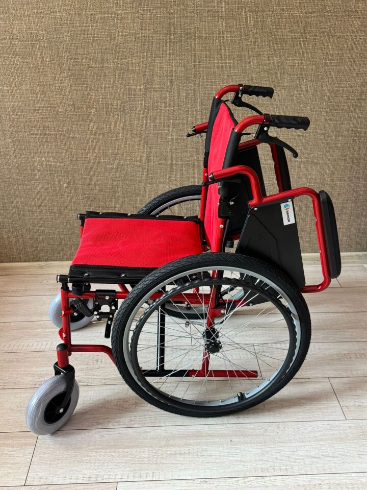 Bemor 4617 Özellikli Tekerlekli Sandalye Kırmızı