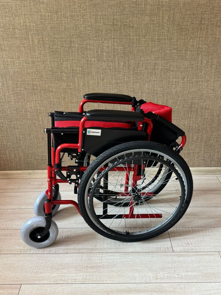 Bemor 4617 Özellikli Tekerlekli Sandalye Kırmızı