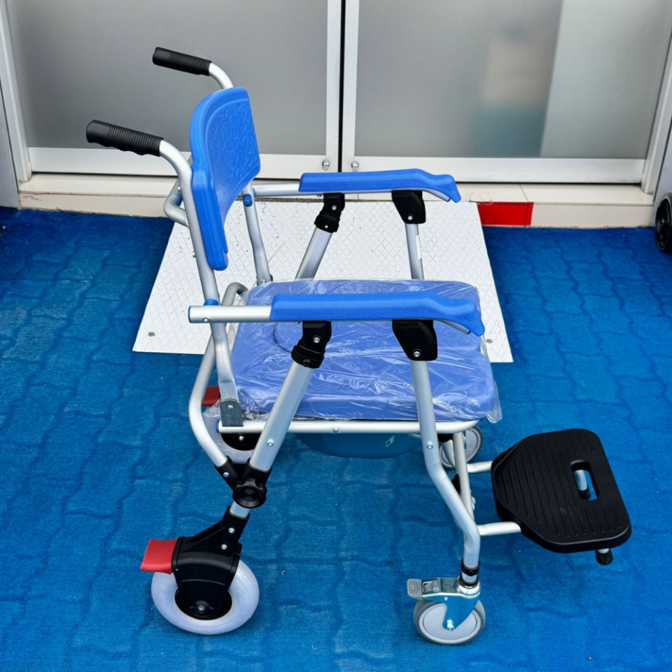 BME310 Mavi Alüminyum Banyo Tuvalet Tekerlekli Sandalyesi