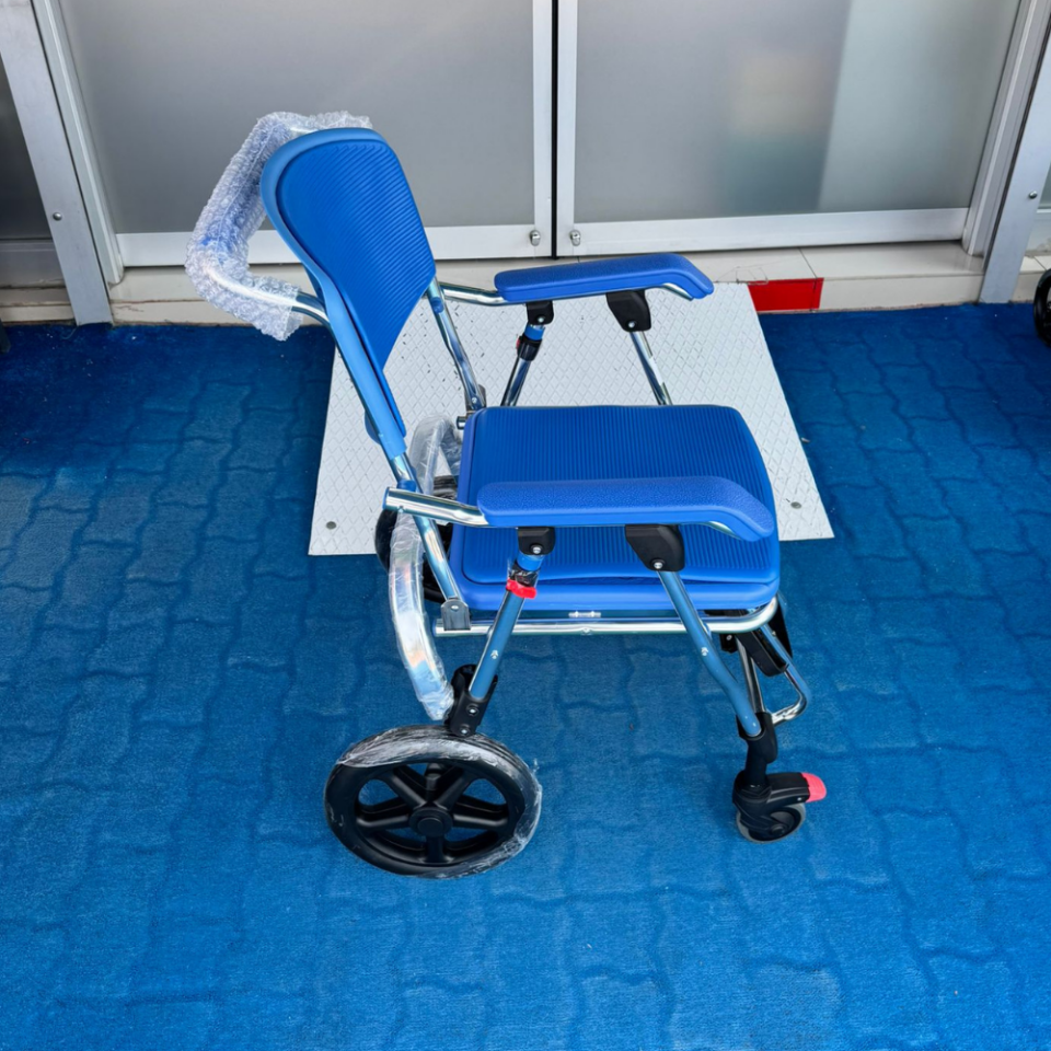 BME320 Mavi Alüminyum Banyo Tuvalet Tekerlekli Sandalyesi