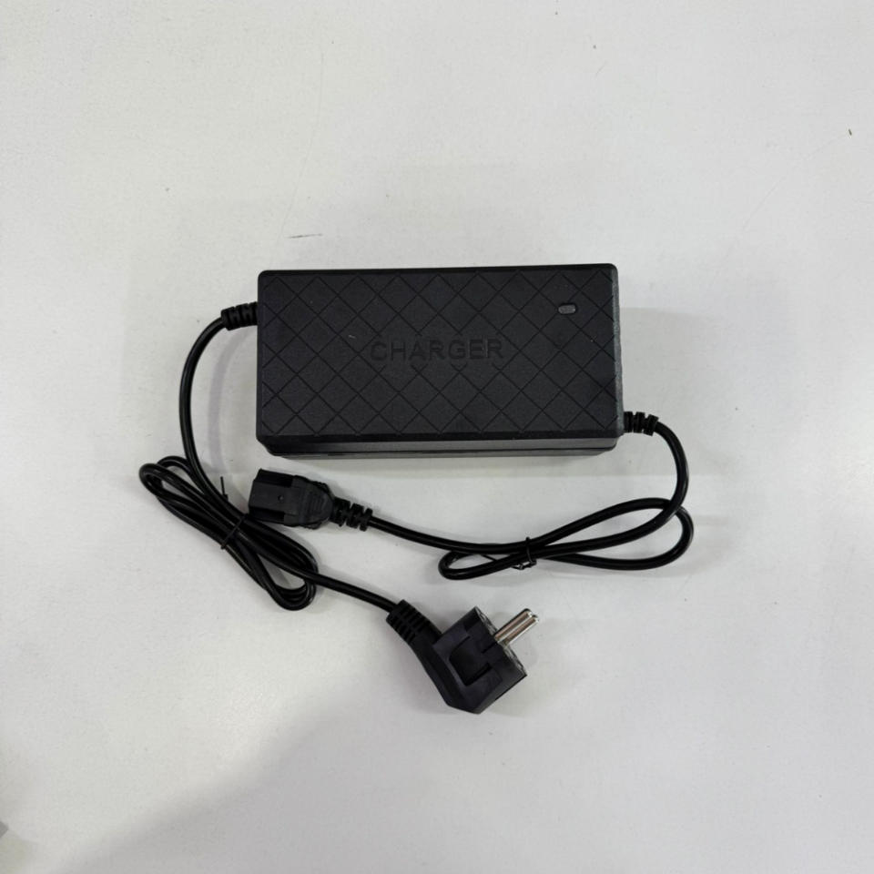 BME1026 Akülü Tekerlekli Sandalye Siyah