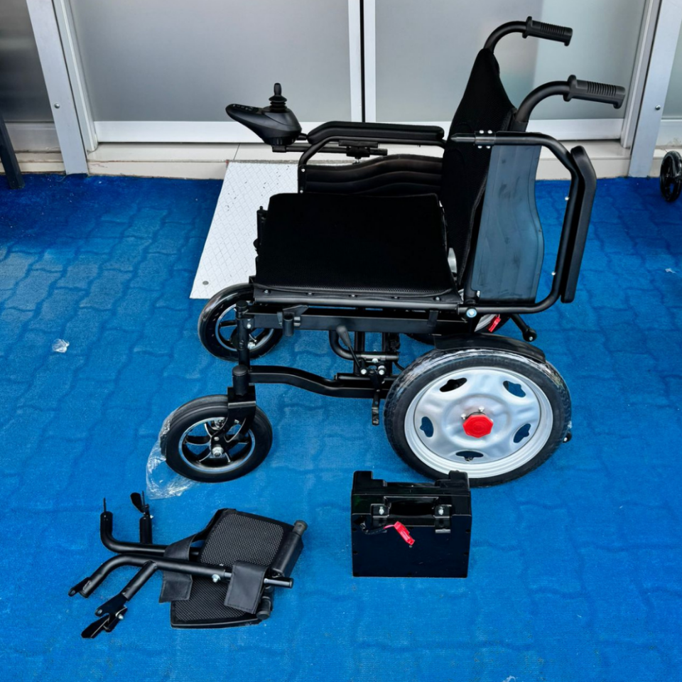 BME1026 Akülü Tekerlekli Sandalye Siyah