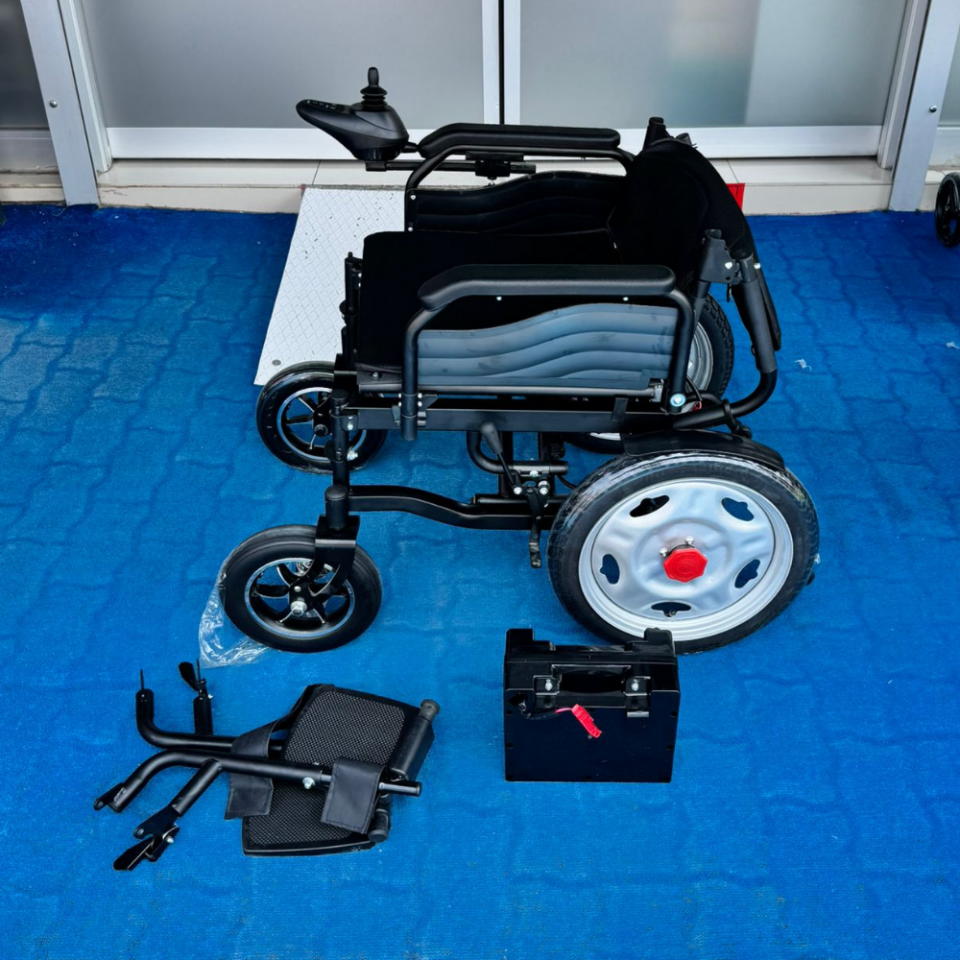 BME1026 Akülü Tekerlekli Sandalye Siyah