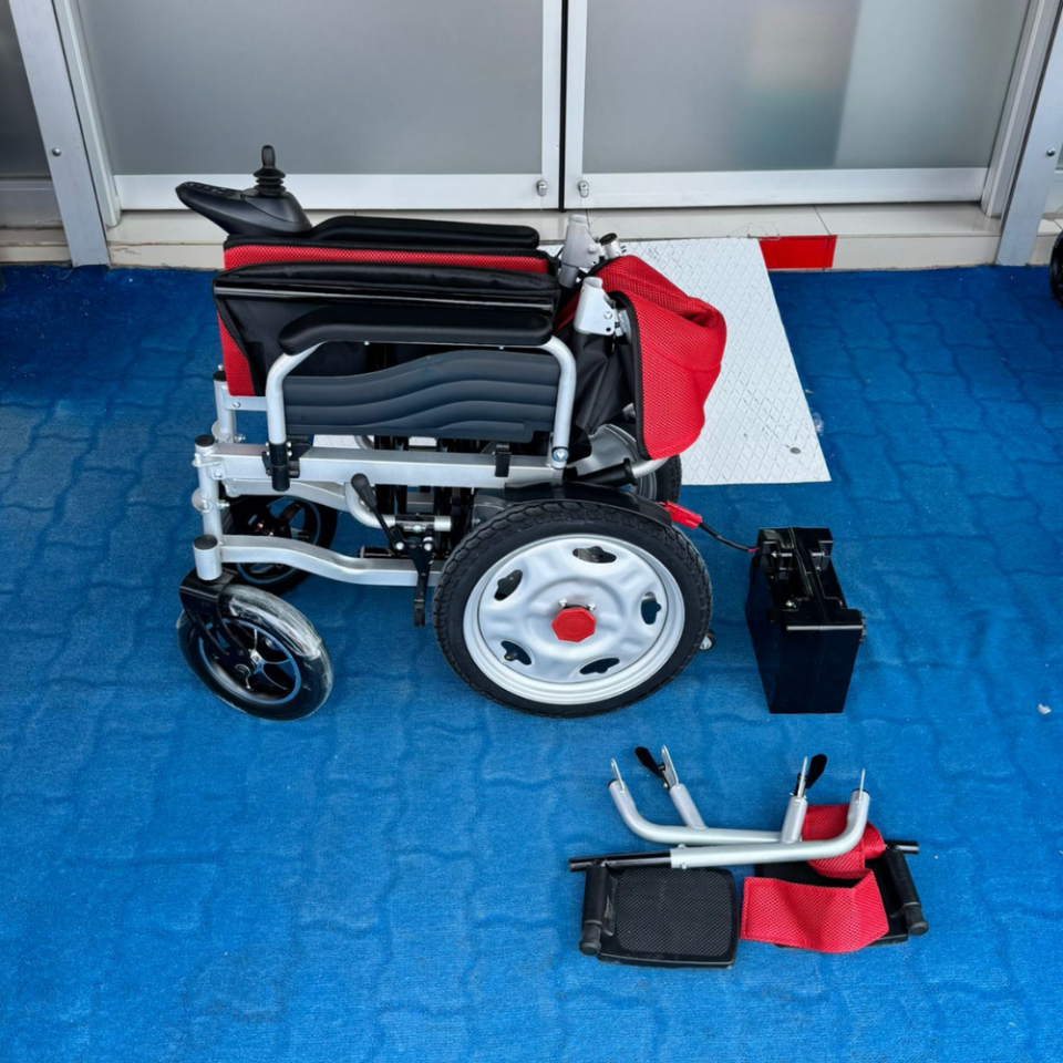 BME1023 Akülü Tekerlekli Sandalye Kırmızı