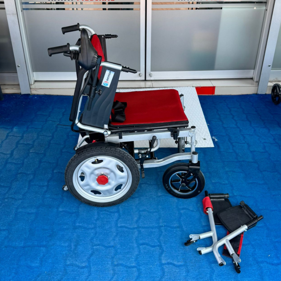 BME1023 Akülü Tekerlekli Sandalye Kırmızı