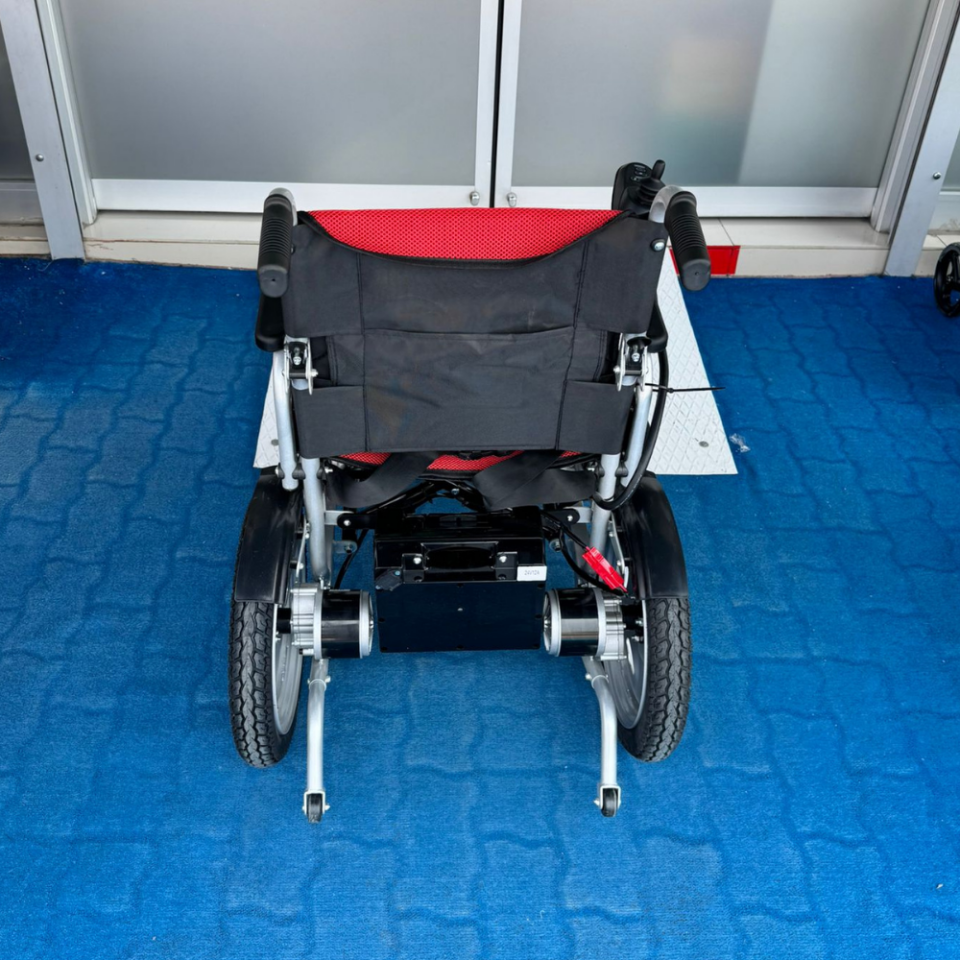 BME1023 Akülü Tekerlekli Sandalye Kırmızı