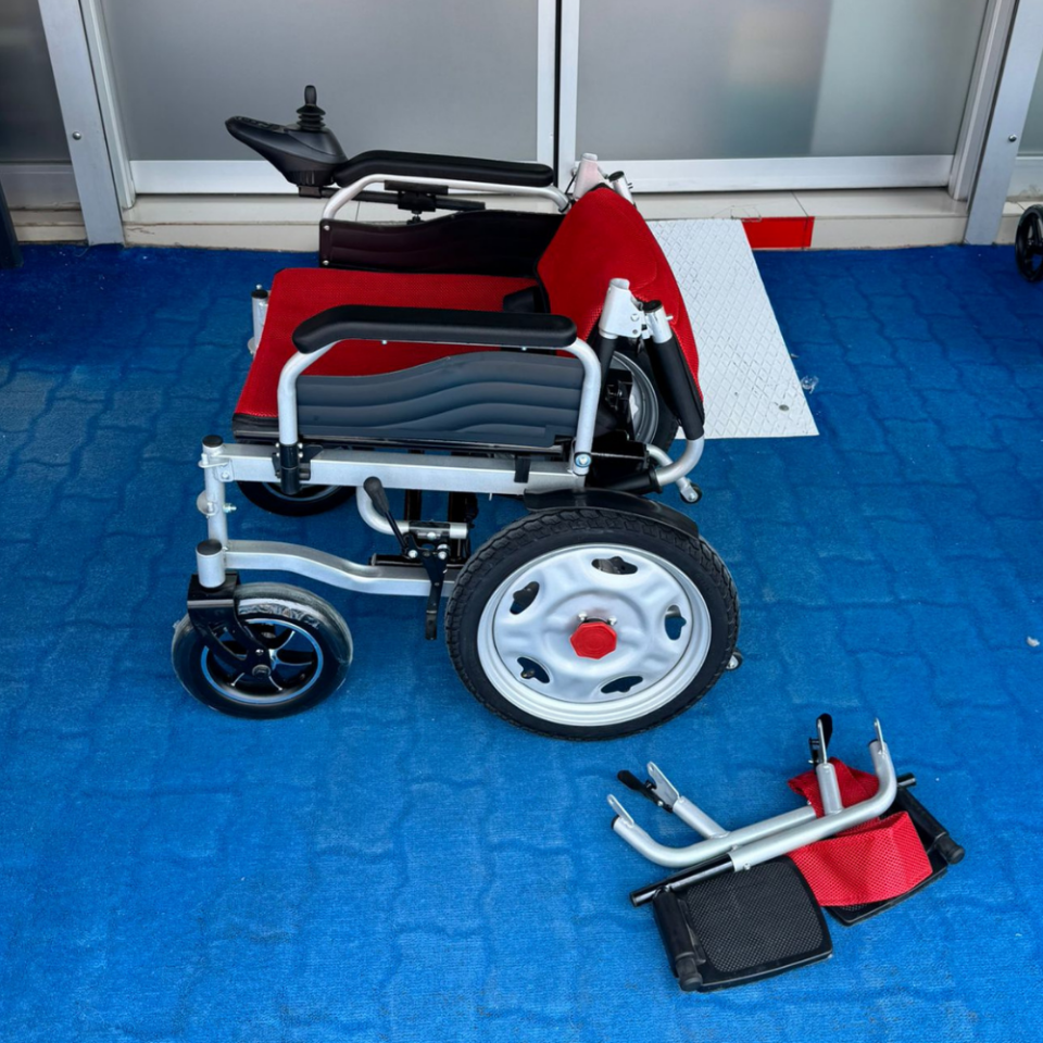 BME1026 Akülü Tekerlekli Sandalye Kırmızı